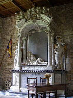 Monument to 1st Earl of Coventry